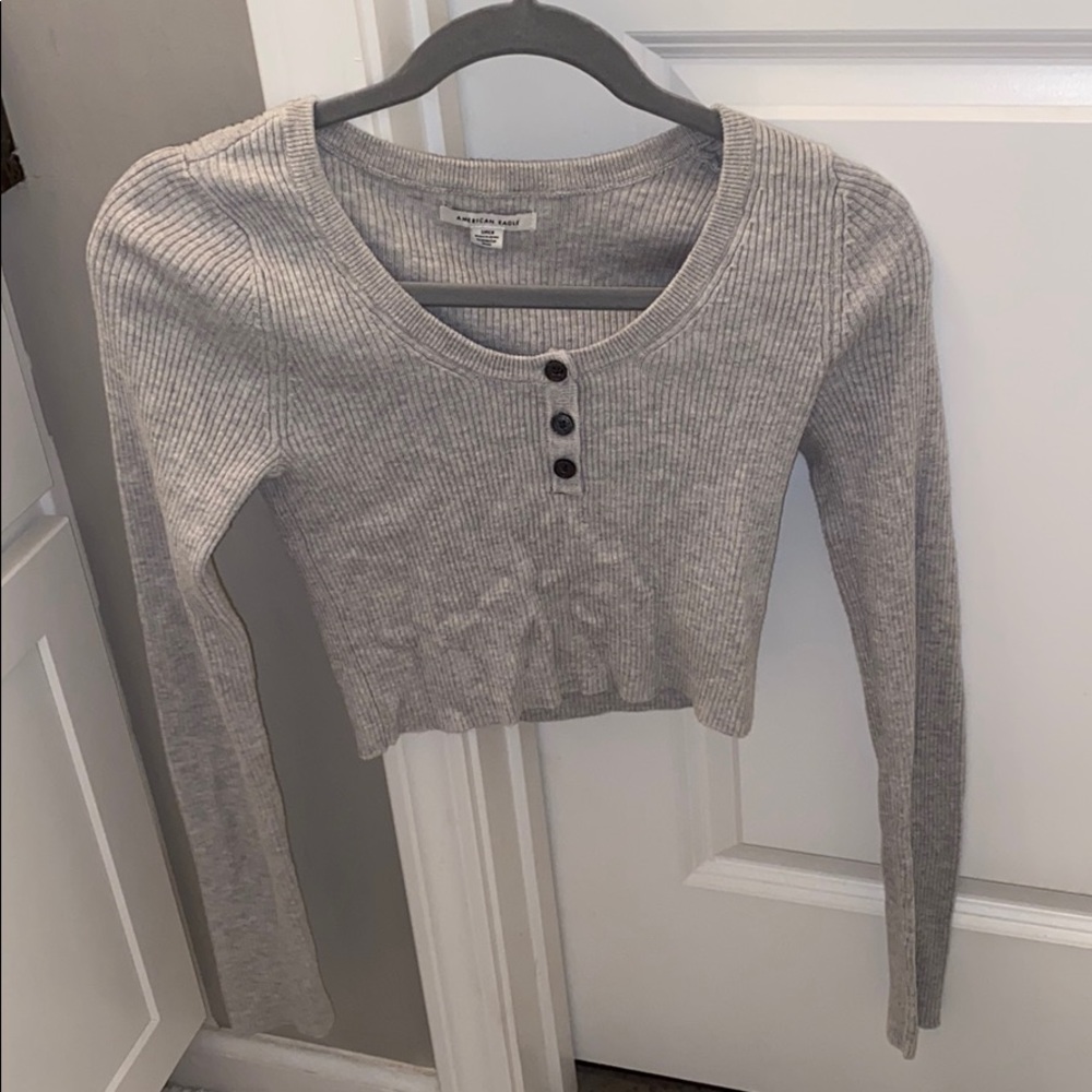 cropped long sleeve shirt